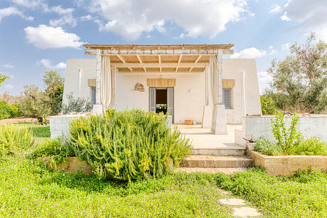 Casa RF Forges a Rustic Poolside Retreat in Salve’s Olive Hills - 1