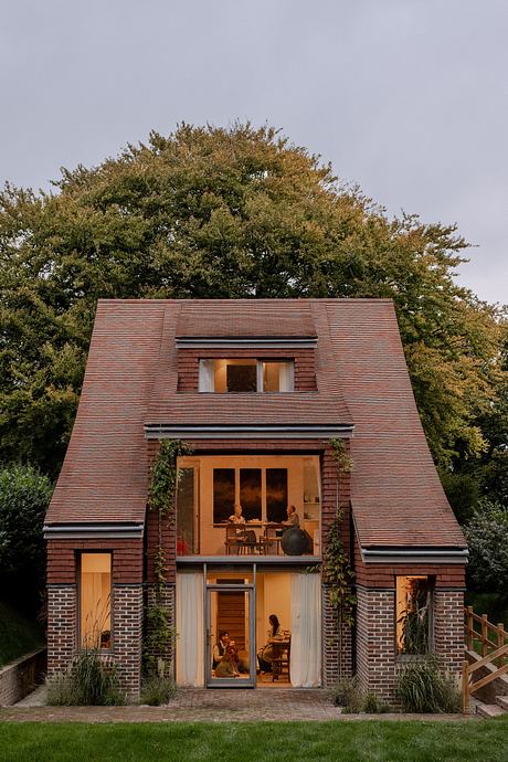 Clay Rise: Multigenerational Living Rooted in Sussex Craft Traditions - 1