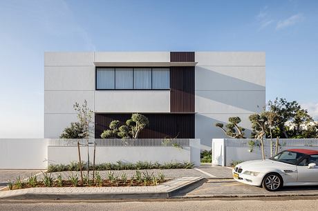 E30 – House in Caesarea by Raz Melamed. Architect - 1