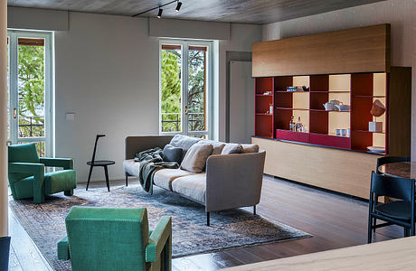 Essential and Modern — A Lake Garda Home Wrapped in Soft Contrasts