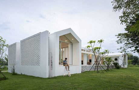 Nhong Bua House by Make It Pop