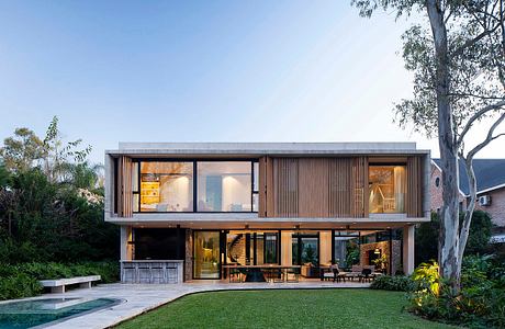 Oval House by Jorgelina Tortorici & Asociados