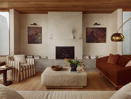 1930s Victorian Bungalow Balances Vintage Warmth and Modern Lines - 2