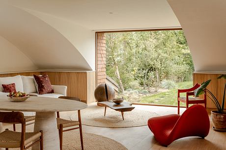 Clay Rise: Multigenerational Living Rooted in Sussex Craft Traditions - 2