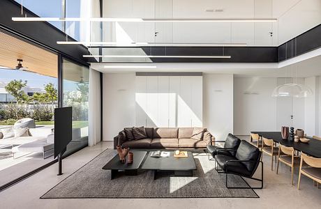 E30 – House in Caesarea by Raz Melamed. Architect