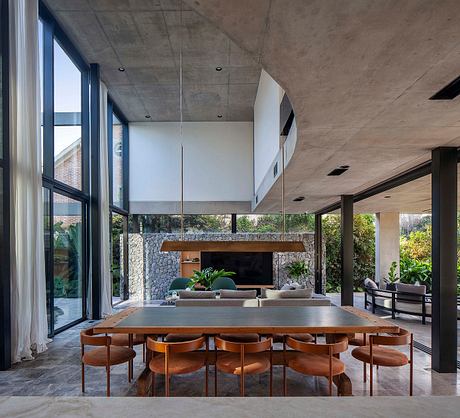 Oval House by Jorgelina Tortorici & Asociados - 2