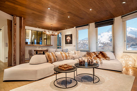 Torre dell’orologio Alpine Apartment by Caracter Architettura d’Interni - 2
