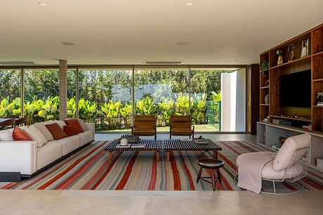 Casa Balanço: Contemporary Brazilian House Open to Garden and Sky Views - 3