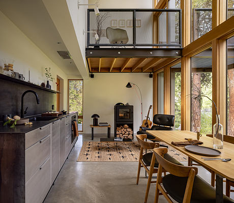 Wenatchee River Cabin: Elevated Retreat for Work, Craft, and Play - 3