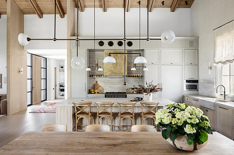 A Timeless Modern Farmhouse: Light-Filled Rooms For Relaxed Gatherings - 4