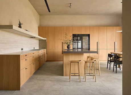 Shift House: Minimalist Wood and Plaster Interiors for a Large Family - 4