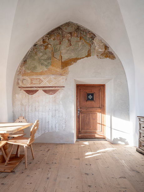 Hotel Castel Badia / Sonnenburg: Adaptive Luxury in an Old Monastery - 4