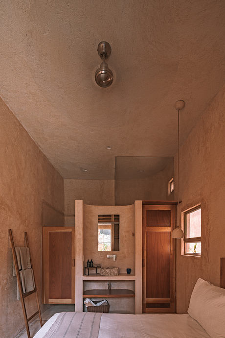 Portal 62 Reframes a Hidden Cavern House in Merida - 4