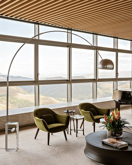 REN Apartment: Double-Height Veranda Living Above Nova Lima Skies - 4