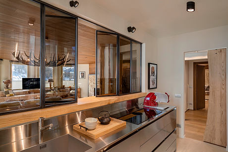 Torre dell’orologio Alpine Apartment by Caracter Architettura d’Interni - 5