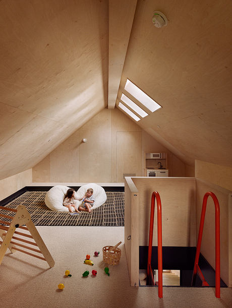 1930s Victorian Bungalow Balances Vintage Warmth and Modern Lines - 7