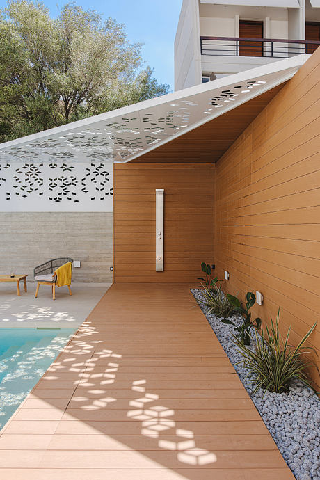 Brutalist Panorama Recasts Hillside Living - 6