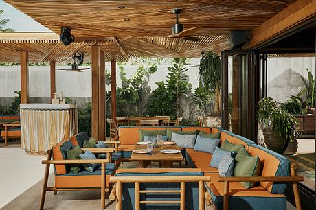 Laku Beach Club Recasts a Phuket Villa as a Lively Sea Bar Retreat - 7