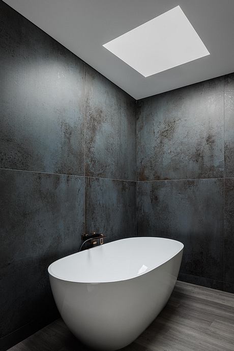 Casa Dos Sobreiros II: Light-Filled Living in Coastal Portugal - 7