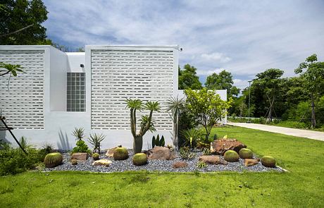 Nhong Bua House by Make It Pop - 8