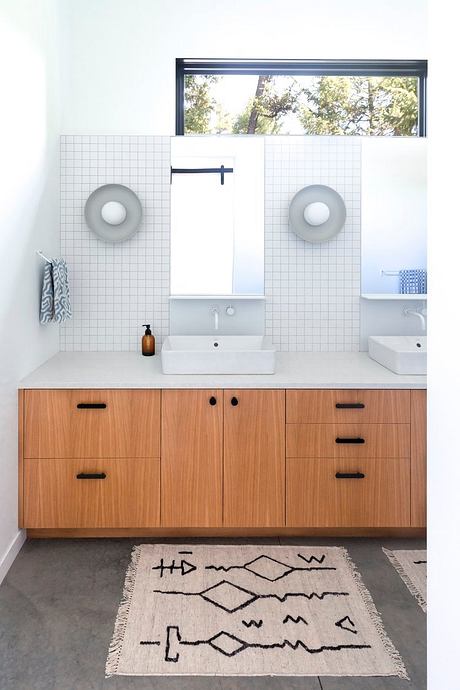 Ashley Lake House: A Family Retreat Along the Montana Lakefront - 8