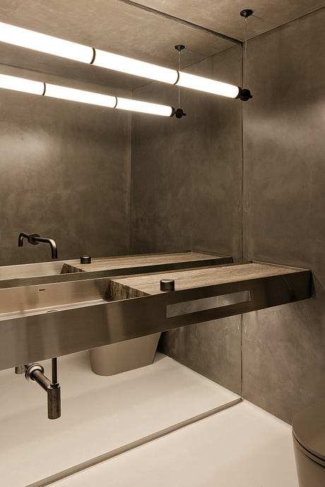 Matisse Apartment Recasts a 1990s Plan into Fluid Brazilian Living - 9