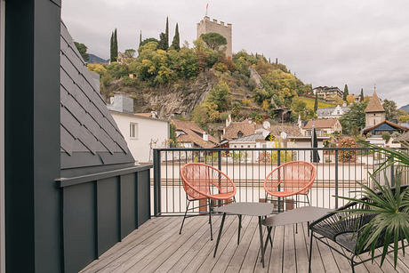 Steinach 10 Reframes Attic Living With Color-Rich Belle Époque Details - 8