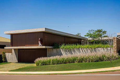 Casa Balanço: Contemporary Brazilian House Open to Garden and Sky Views - 9