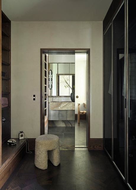 Kilmory House Reimagines English Elegance for a Modern Gothic Retreat - 11