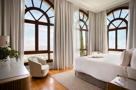 METT Barcelona by Kokaistudios - 11