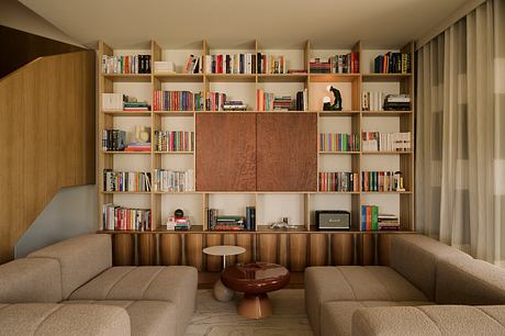 AFL Port Praski: Vivid Polish Apartment for Artful City Living - 1