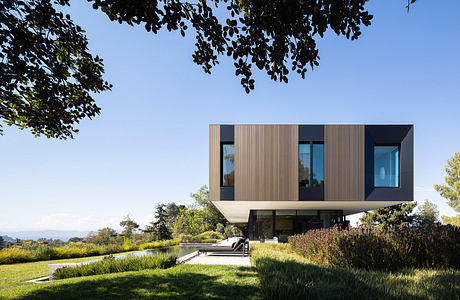 Bronze and Black House by SPF:architects