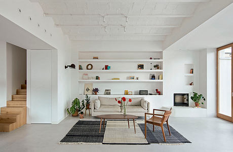 Ca na Baldu i en Diego — Quiet Minimalism Above Tibidabo Hill