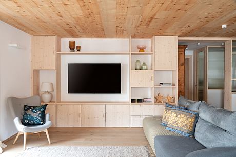 Casa C+S: Light-Filled Family Apartment - 1