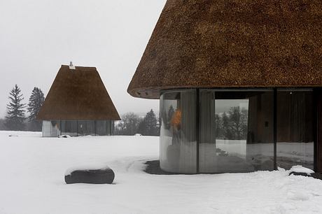 Hata-Mazanka: Scenic Eco-Minimalist Retreat in Central Ukraine - 1