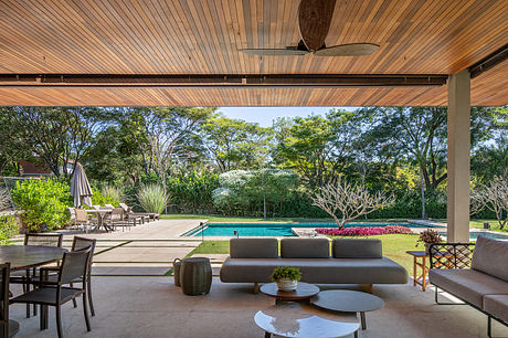 Larissa 5 Residence by Gilda Meirelles - 1