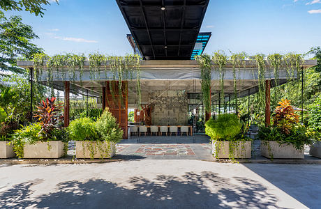 Phum Sambo Café & Eatery: Concrete Frame Turned Green Dining Retreat