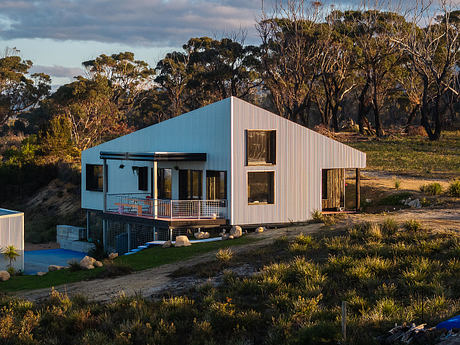 Scamander Passivhaus A: Low-Energy Coastal Retreat on Tasman Coast - 1