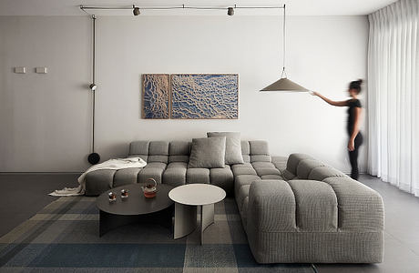 Soft & Minimal: Calm Terrazzo Living in a Refined Urban Apartment