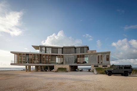 Van der Vlugt Residence: Coastal Resilience Refined For Keys Living - 1