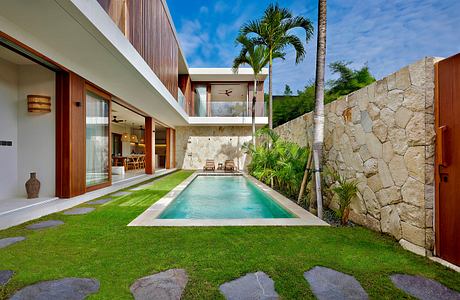 Villa Ivy and Elisa by Riccardo Rubelli