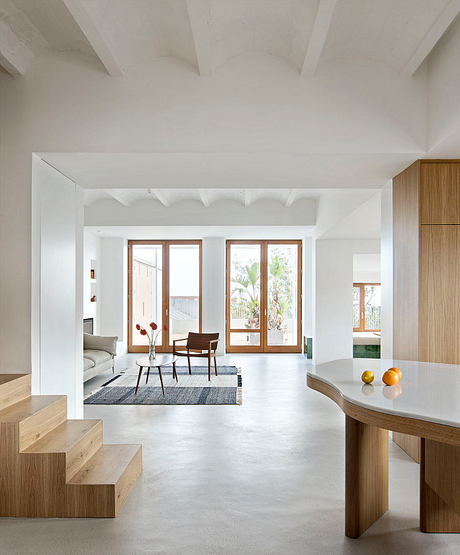 Ca na Baldu i en Diego — Quiet Minimalism Above Tibidabo Hill - 2