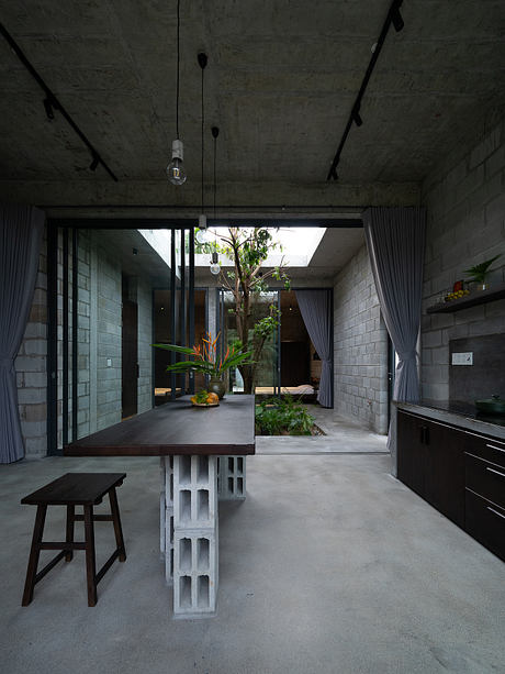 A Quiet House for Tropical Living - 3