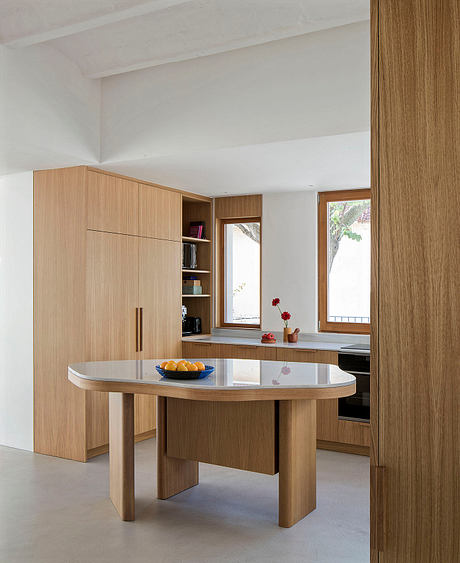 Ca na Baldu i en Diego — Quiet Minimalism Above Tibidabo Hill - 4