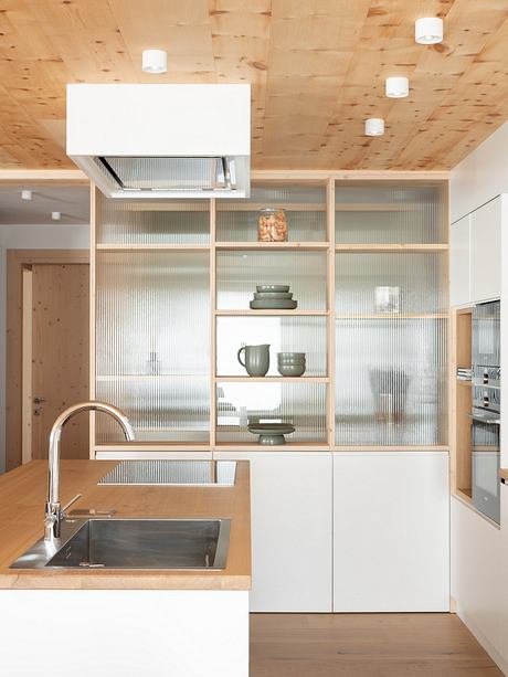 Casa C+S: Light-Filled Family Apartment - 3