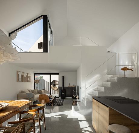 Casinha da Melroeira: Reimagines a Ruin as Compact Refuge in Portugal - 4