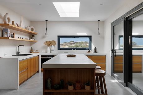 Fanos Guesthouse: Island Courtyard Living Shaped by Wind and Greek Sun - 3