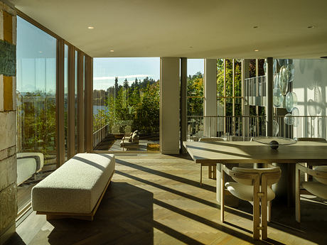 Looking Glass — A Revitalized Lakefront Retreat - 3