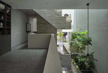 Raumplan House: From Garden to Atrium - 3