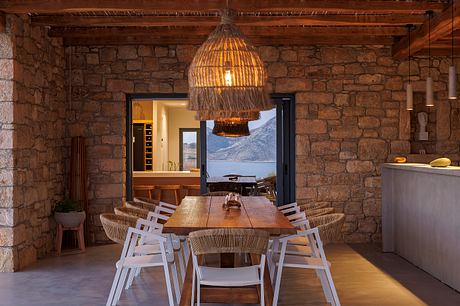 Fanos Guesthouse: Island Courtyard Living Shaped by Wind and Greek Sun - 4